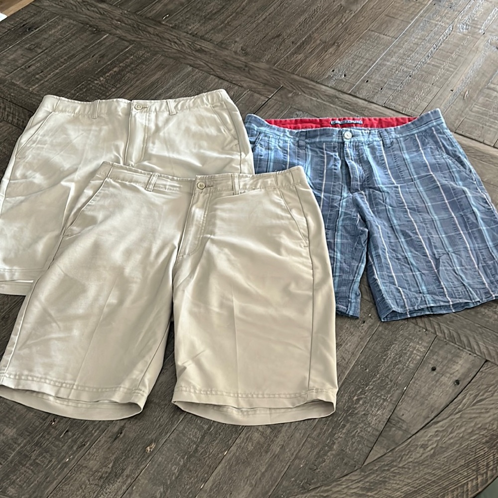 BUNDLE OF 3 PAIRS OF FLAT FRONT SHORTS SIZE 34. 2 BOLLE AND 1 ISLAND REPUBLIC